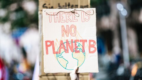Les manifestations pour le climat dès 2018 ont accéléré la prise en compte de ces enjeux dans l’ESR. - © Markus Spiske - Unsplash