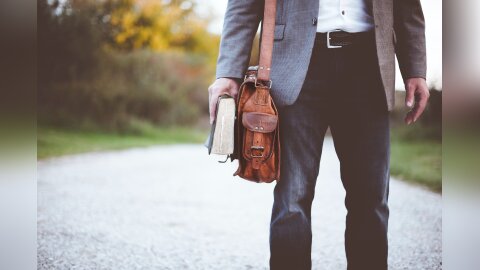 « De nombreux collègues sont dans une situation difficile », observe Emmanuel Caillaud. - © Photo by Ben White on Unsplash
