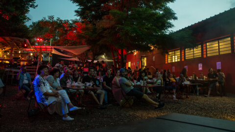 Le patio du lieu peut accueillir 150 personnes en assis.  - © Olivier Scher