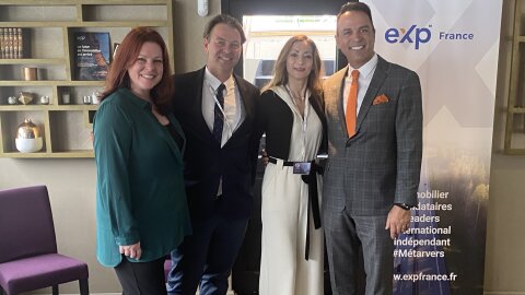 Meghan Kelley, VP eXp, Samuel Caux (France), Ilaria Profumi, eXp EMEIA et Micheal Valdes, Président - © C.C.
