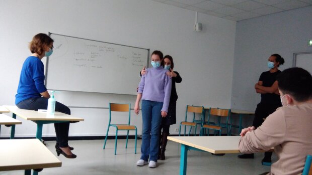 À Sorbonne Université, les étudiants en médecine apprennent la neurologie par le mime