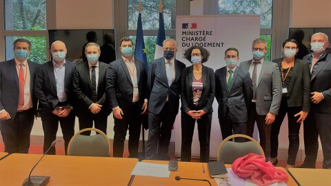 Emmanuelle Wargon en compagnie des dirigeants de réseaux de mandataires, le 6 décembre 2021  - © D.R.