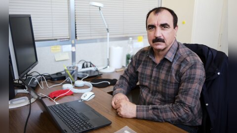 Haji Shallal est doctorant et lauréat Pause, réchappé du génocide des Yézidis - © Marine Dessaux