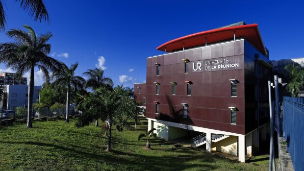 L'Université de la Réunion recrute un(e) chargé(e) de communication et des relations partenariales
