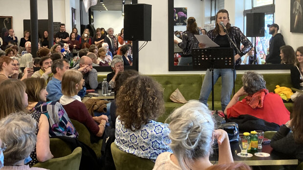 Théâtre : à Marseille, le Théâtre du Gymnase fait salle comble... dans des cafés