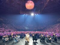 ©  KQ Entertainment