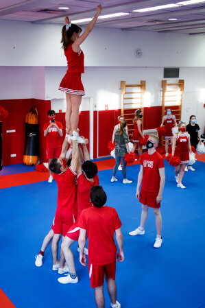 Le cheerleading figure parmi les disciplines proposées au pôle. - © Pôle Léonard de Vinci