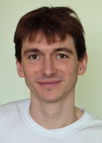 Boris Gralak est diplômé de l'École polytechnique (1997) et titulaire d’un DEA (1998) et d’un doctorat (2001) obtenus à Aix-Marseille Université.  - © SNCS-FSU
