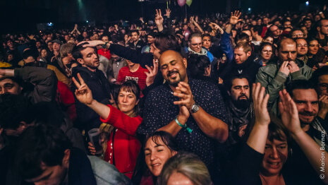 Le public au Parc Expo pour les Trans Musicales 2019. - © Marion Bornaz
