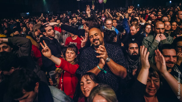 Le public au Parc Expo pour les Trans Musicales 2019. - © Marion Bornaz