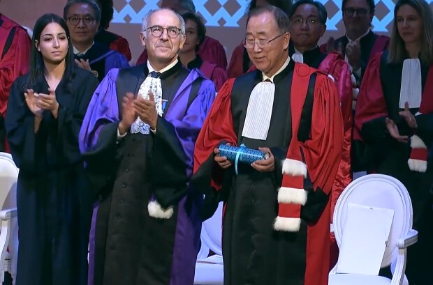 En décembre 2018, le huitième secrétaire général des Nations-Unies, Ban Ki-moon, a été diplômé docteur Honoris Causa de l’Université de Bordeaux. - © Université de Bordeaux (capture d'écran)