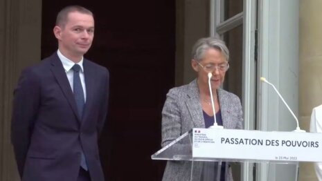 Passation de pouvoir au ministère du Travail : Olivier Dussopt avec Élisabeth Borne - © D.R.