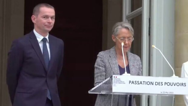 Passation de pouvoir au ministère du Travail : Olivier Dussopt avec Élisabeth Borne - © D.R.
