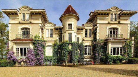 Le Groupe Mercure détient 50 % de l’offre de châteaux à la vente en France. - © D.R.