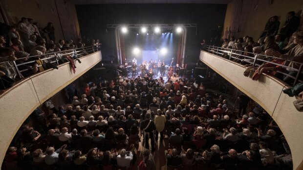 Un des concerts en intérieur de l'édition 2019 du Printival Bobby Lapointe. - © Fabien Espinasse