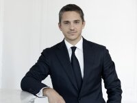 ©  EIM Capital