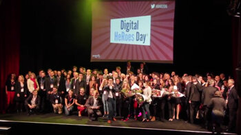 Vidéo - PeopleDoc réunit 450 héros lors du Digital HeRoes Day® !