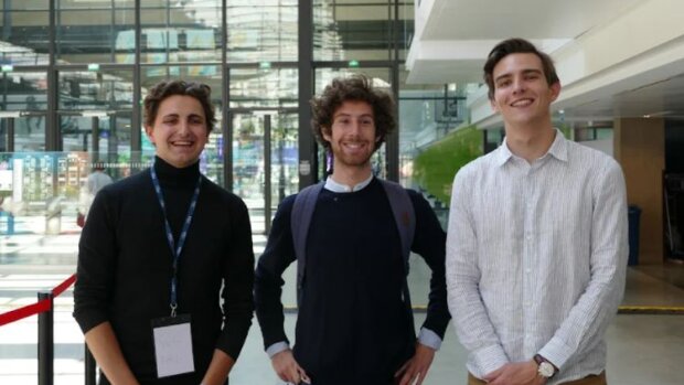 Focus travail hybride : le trio fondateur de Deskare : Victor Fritz, Thomas Dauphin et Vianney Goater - © D.R.