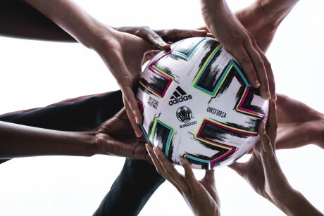 ©  adidas