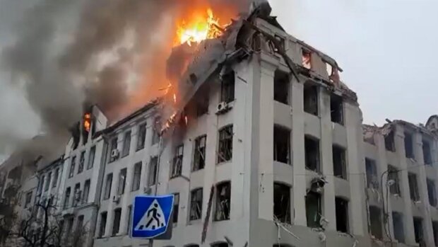L’université de Kharkiv (Ukraine) en feu - © D.R.