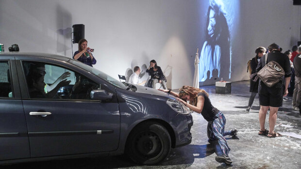 Performance durant le festival Show Your Frasq en 2018 au Générateur. - © Bruno Levy/divergences-images