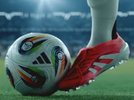 ©  adidas