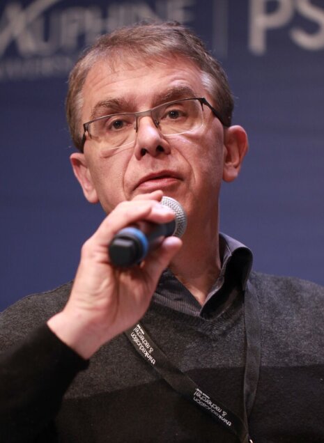 « Ce que cette crise révèle avant tout, ce sont de très grandes fragilités de structures : des hôpitaux, centres psychologiques, … », tient à souligner Laurent Gerbaud - © Seb Lascoux