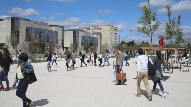 L’Université Bourgogne Franche-Comté recrute un ou une ingénieur(e) pédagogique et numérique