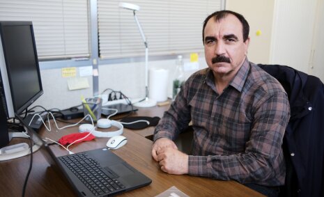 Haji Shallal est doctorant et lauréat Pause, réchappé du génocide des Yézidis - © Marine Dessaux