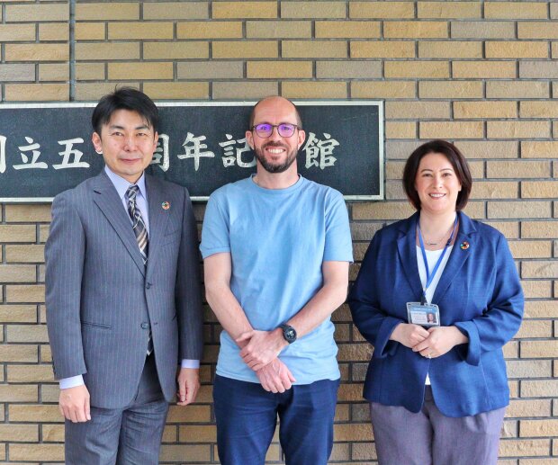 Yannick Vidal (au centre) a pu échanger avec deux homologues ingénieurs pédagogiques : un Japonais et une Américaine. - © Yannick Vidal