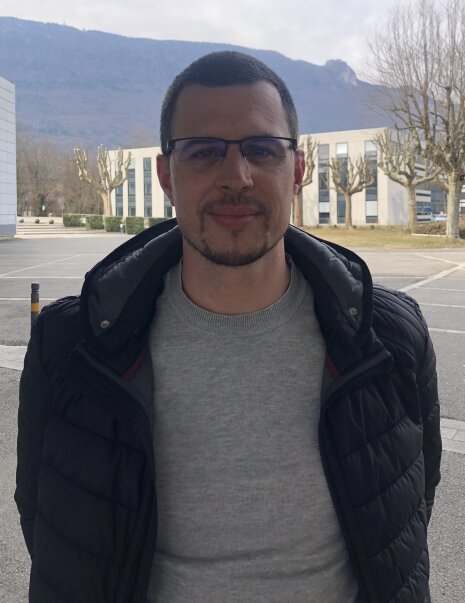 Grégory Chatel est également co-responsable de l'équipe de recherche Matières au sein du laboratoire Edytem - © M. Dessaux