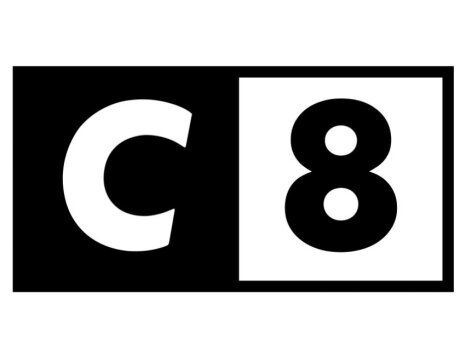 ©  C8