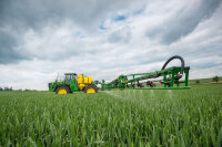 ©  Copyright©  2014 Deere & Company