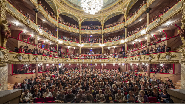 Le théâtre Molière dispose d’une salle de 800 places. - © Florent Joliot