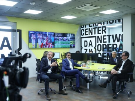 ©  DAZN