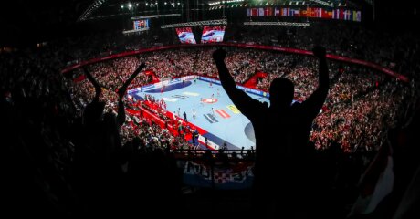 ©  Infront