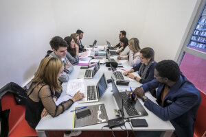 Tous les étudiants n’ont pas d’ordinateur personnel, cela devient pourtant un impératif - © Conférence des présidents d’université - Université de Haute-Alsace