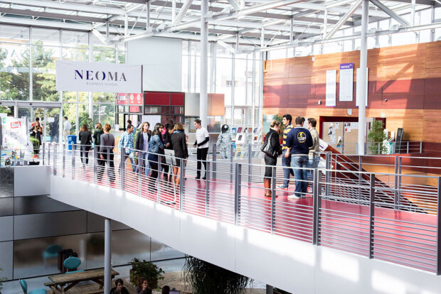 L'école de commerce Neoma propose un accélérateur edtech sur son campus de Reims. - © Neoma