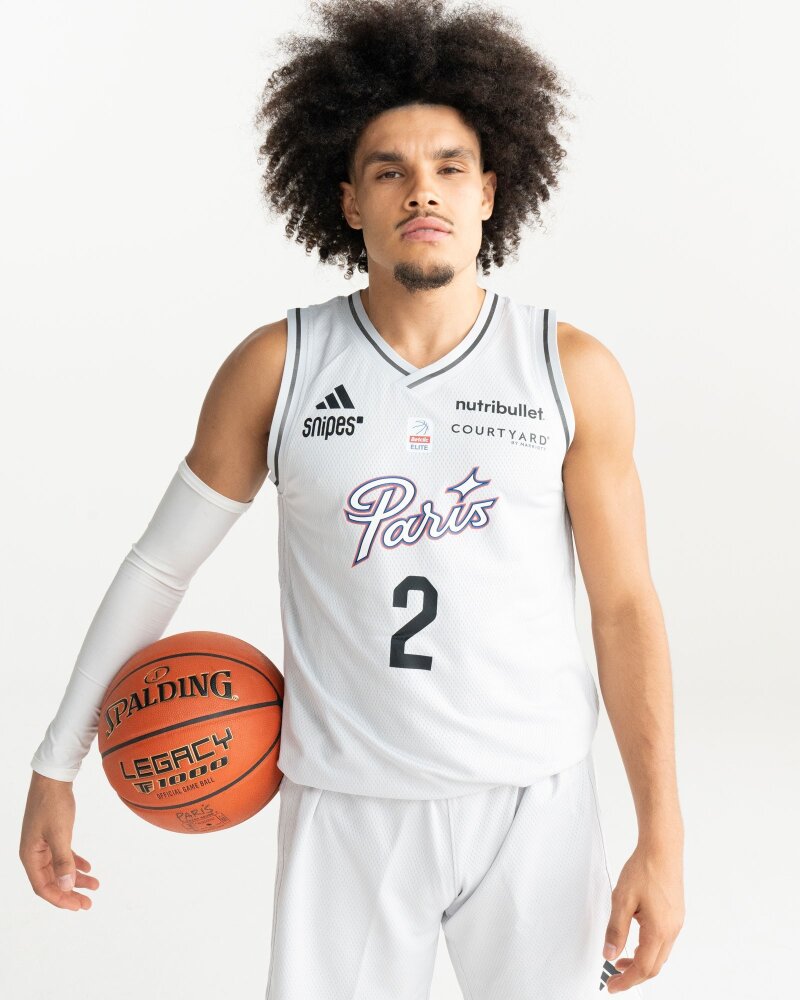 Maillot home adidas du Paris Basketball 2024-25, présenté par Nadir Hifi