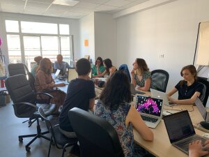 Les journalistes de News Tank et de Campus Matin tiennent des conférences de rédaction communes tous les mardis. - © Enora Abry