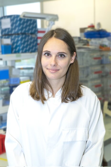 Juliette Lemoine se spécialise dans la thérapie génique au sein d’un des laboratoires du Téléthon. - © Jean-Yves Seguy, AFM-Téléthon Future