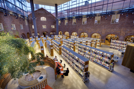  Dans la bibliothèque de la KTH comme partout sur le campus, la distanciation est de rigueur. © Jann Lipka - © Jann Lipka