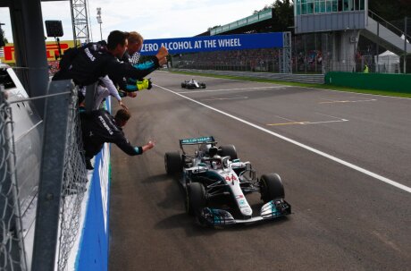 ©  @F1