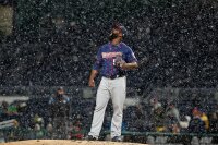 ©  MLB