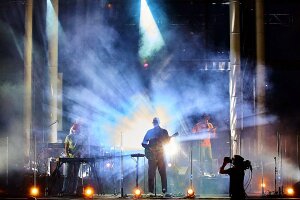 Isaac Delusion en concert lors de la première soirée des Éclatantes le 3 juillet dernier.