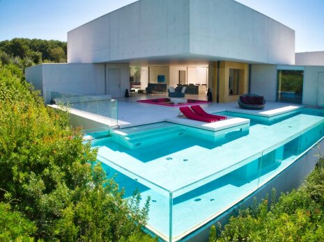 Villa à la vente, située à Aix-en-Provence (13) - © Michaël Zingraf Real Estate